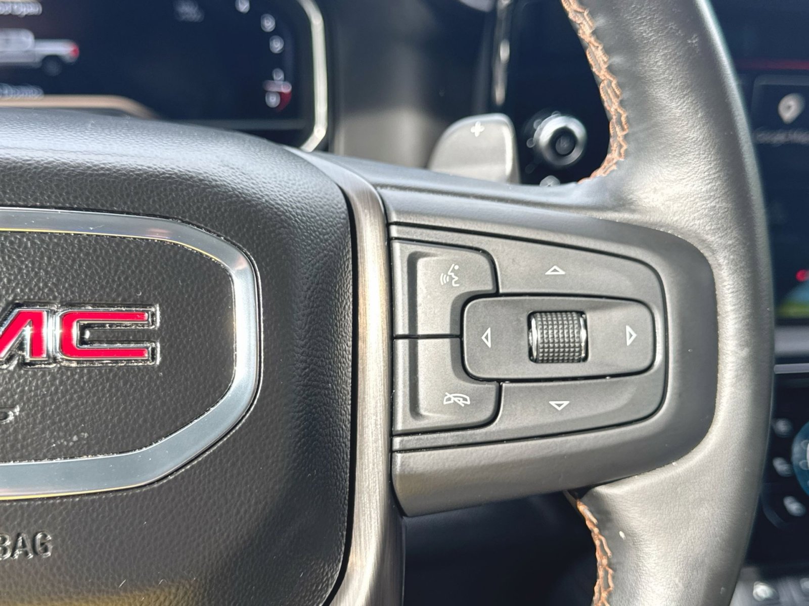 Used 2023 GMC Sierra 1500 AT4 w/ Technology Package AWD/4WD image 17