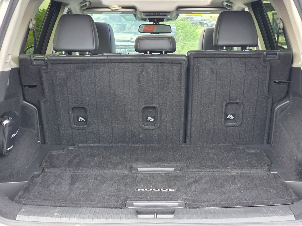 Used 2025 Nissan Rogue SL w/ Tech Package image 38