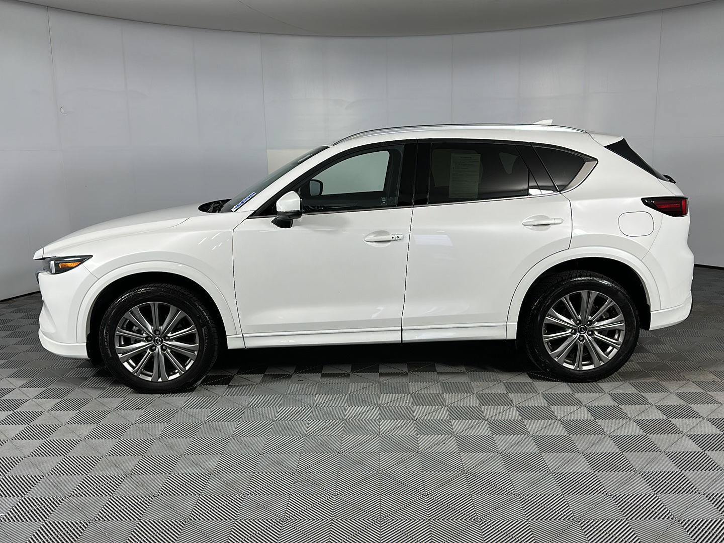 Used 2023 MAZDA CX-5 Signature AWD/4WD image 7