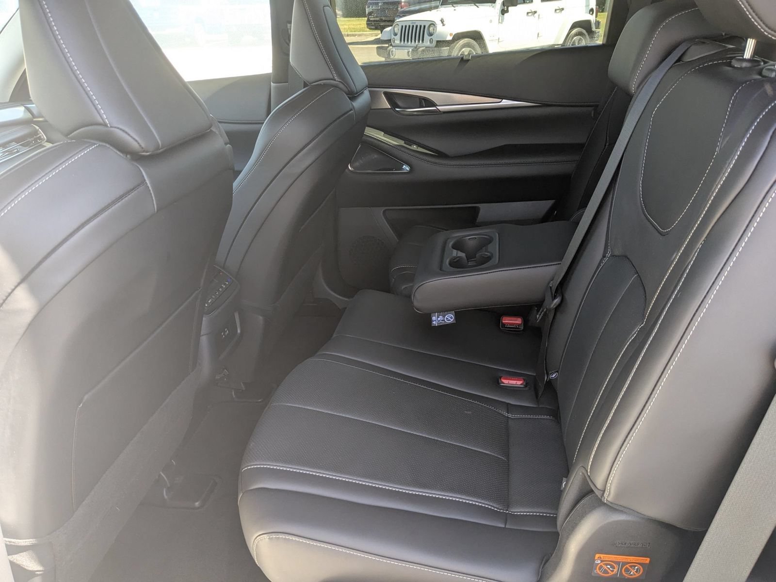 Used 2025 INFINITI QX60 Luxe AWD/4WD image 31