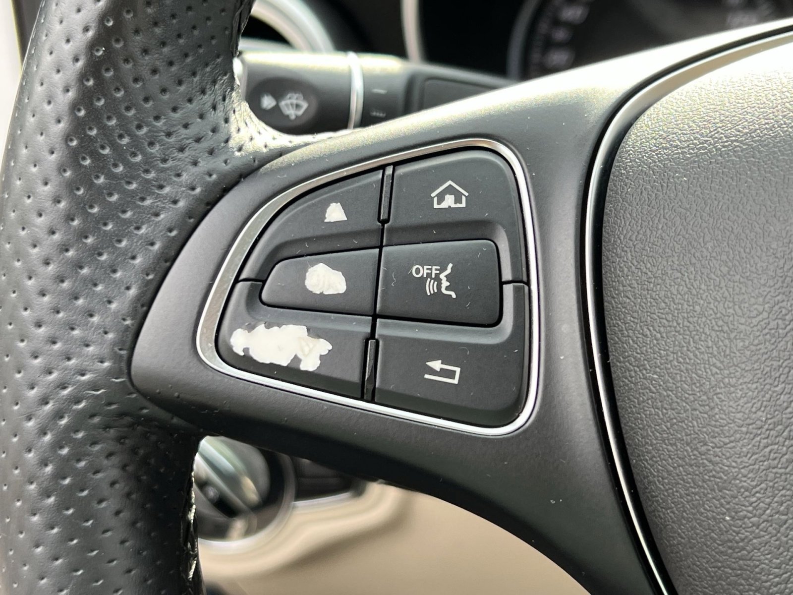 Used 2015 Mercedes-Benz C 300 4MATIC Sedan image 34