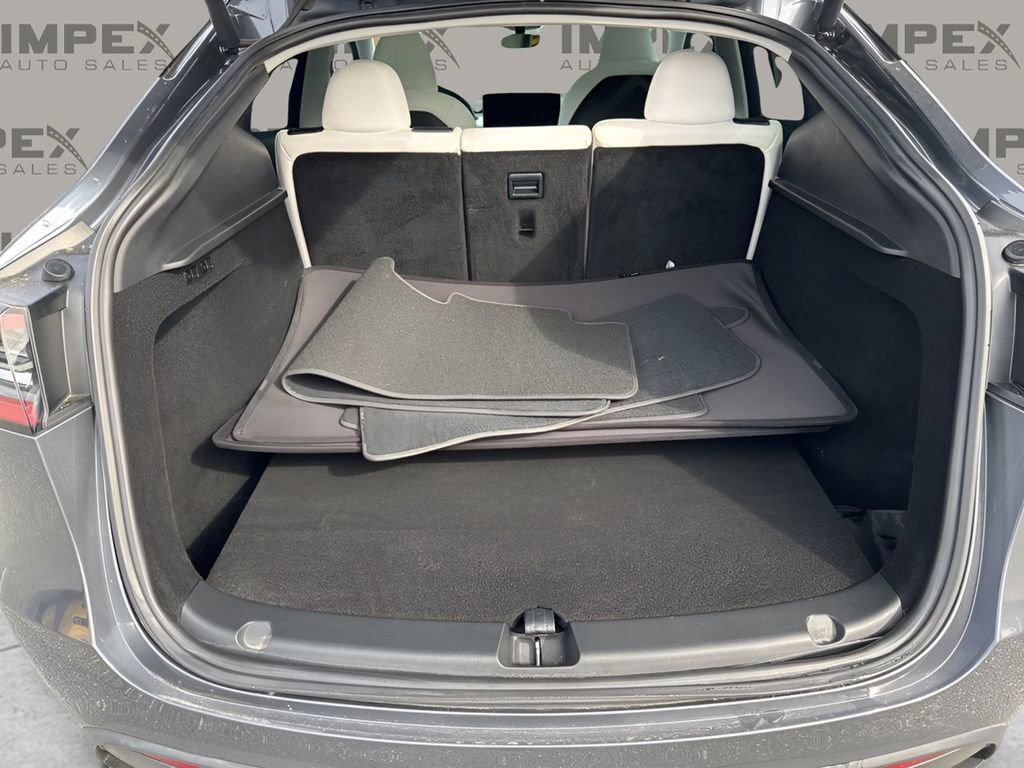 Used 2023 Tesla Model Y Long Range image 31