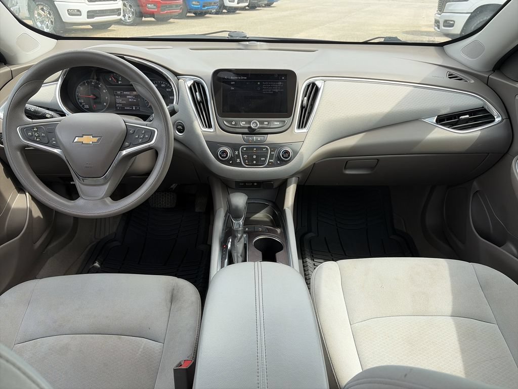 Used 2021 Chevrolet Malibu LT FWD image 13