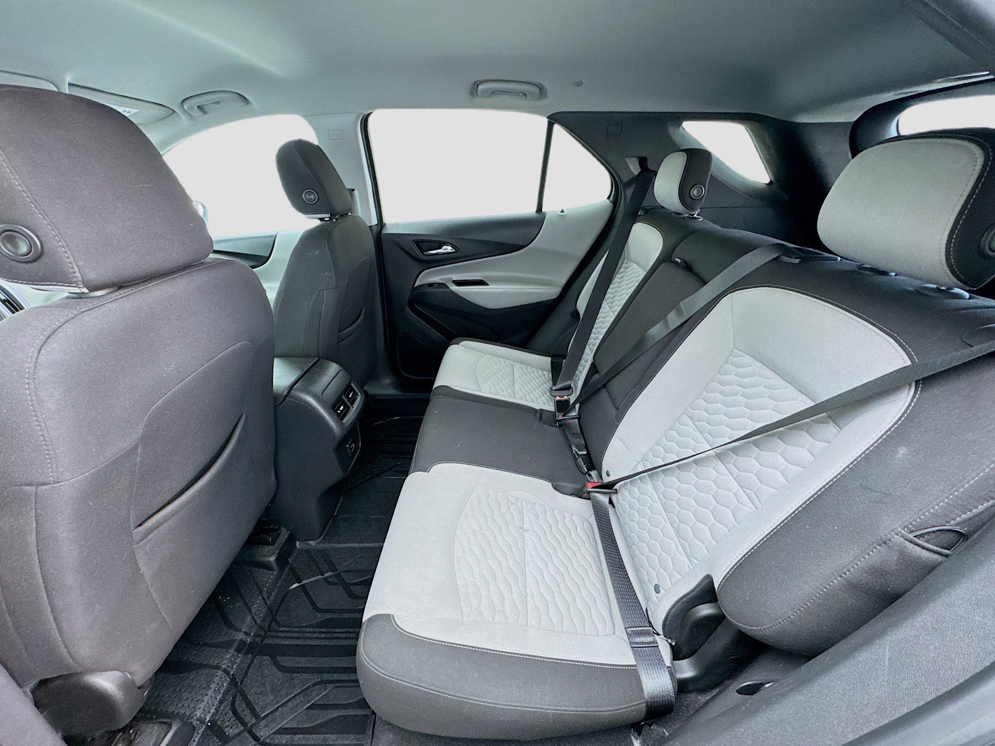 Used 2020 Chevrolet Equinox LS w/ LS Convenience Package FWD image 15