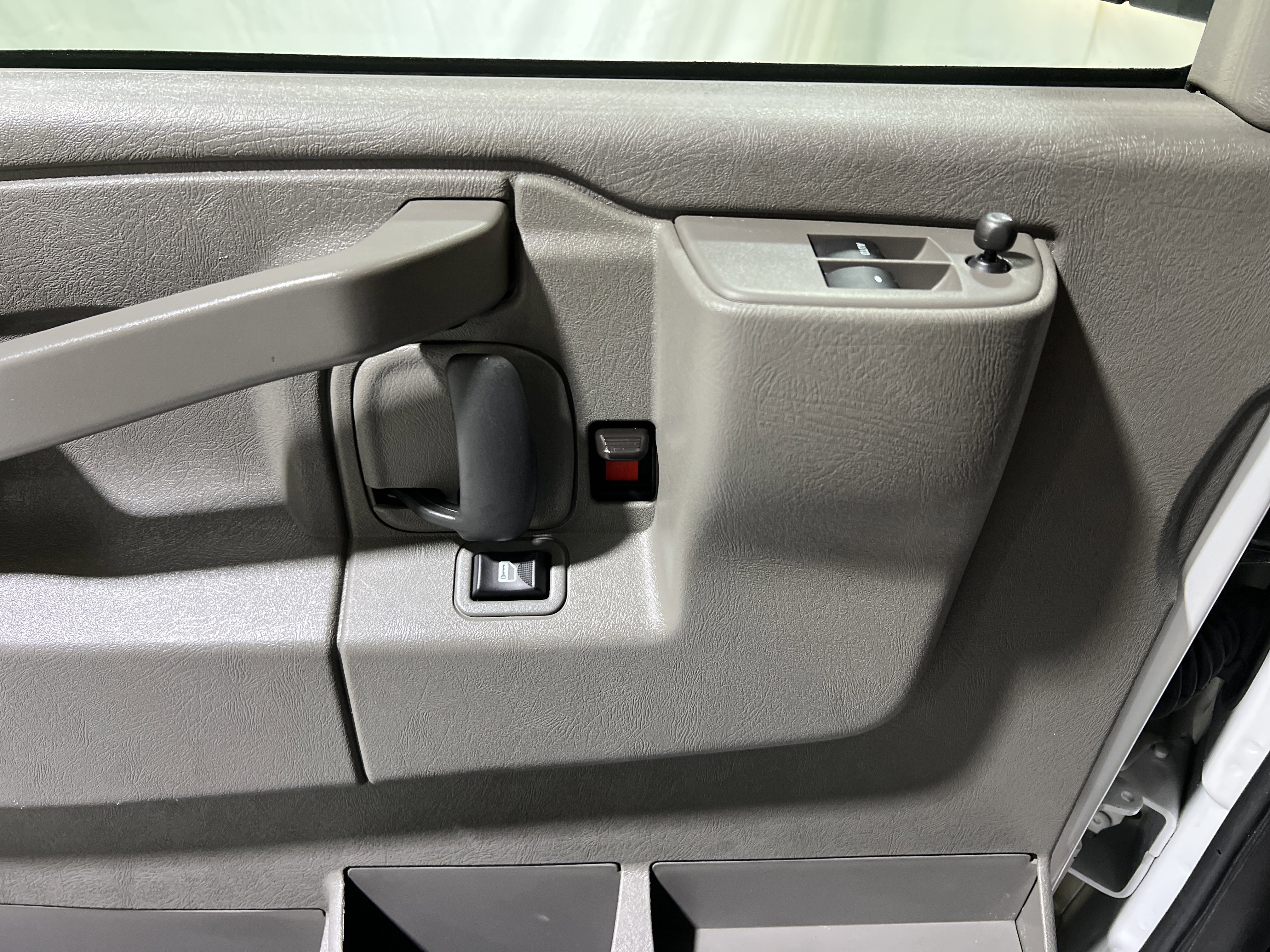 Certified 2023 Chevrolet Express 3500 w/ Driver Convenience Package image 22