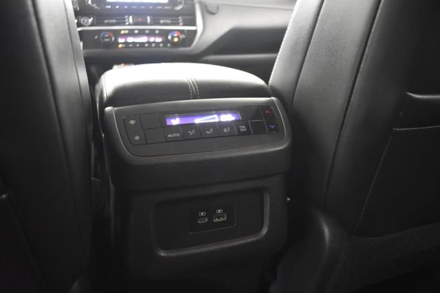Used 2022 Nissan Pathfinder SL w/ SL Black Package AWD/4WD image 33