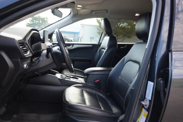 Used 2022 Ford Escape SEL w/ Technology Package FWD image 11
