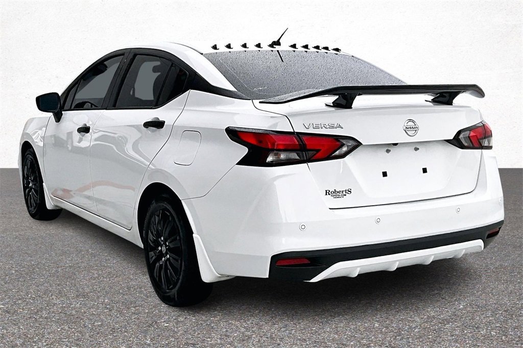 Used 2020 Nissan Versa S image 5