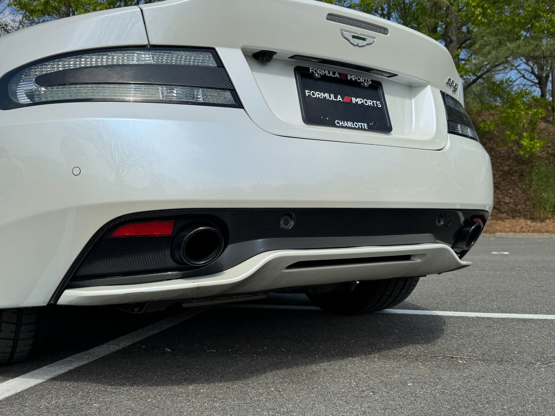 Used 2015 Aston Martin DB9 Coupe image 24