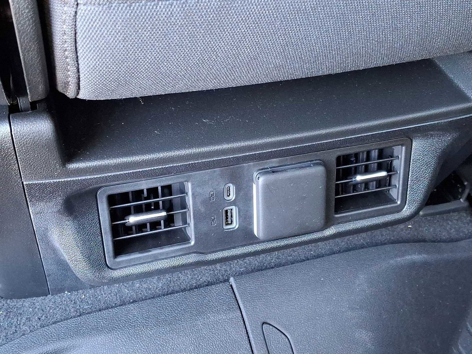 Used 2025 Chevrolet Silverado 2500 LT w/ Convenience Package image 27