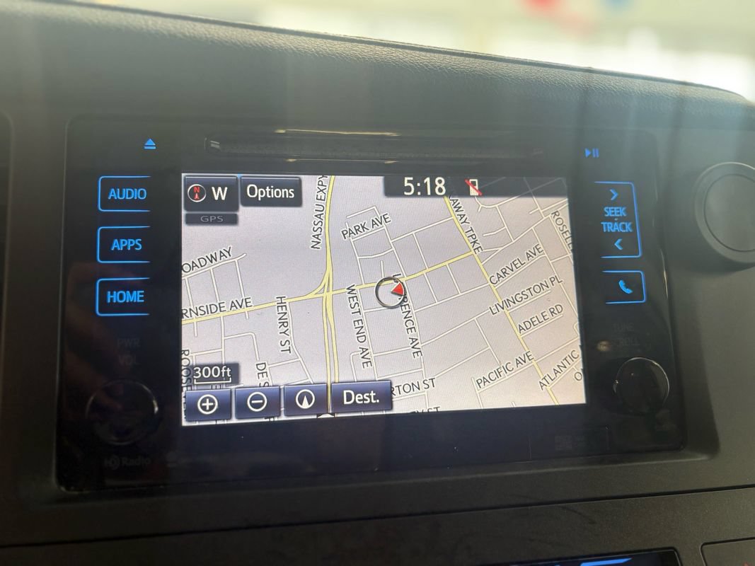 Used 2015 Toyota Sienna SE w/ SE Preferred Package FWD image 34