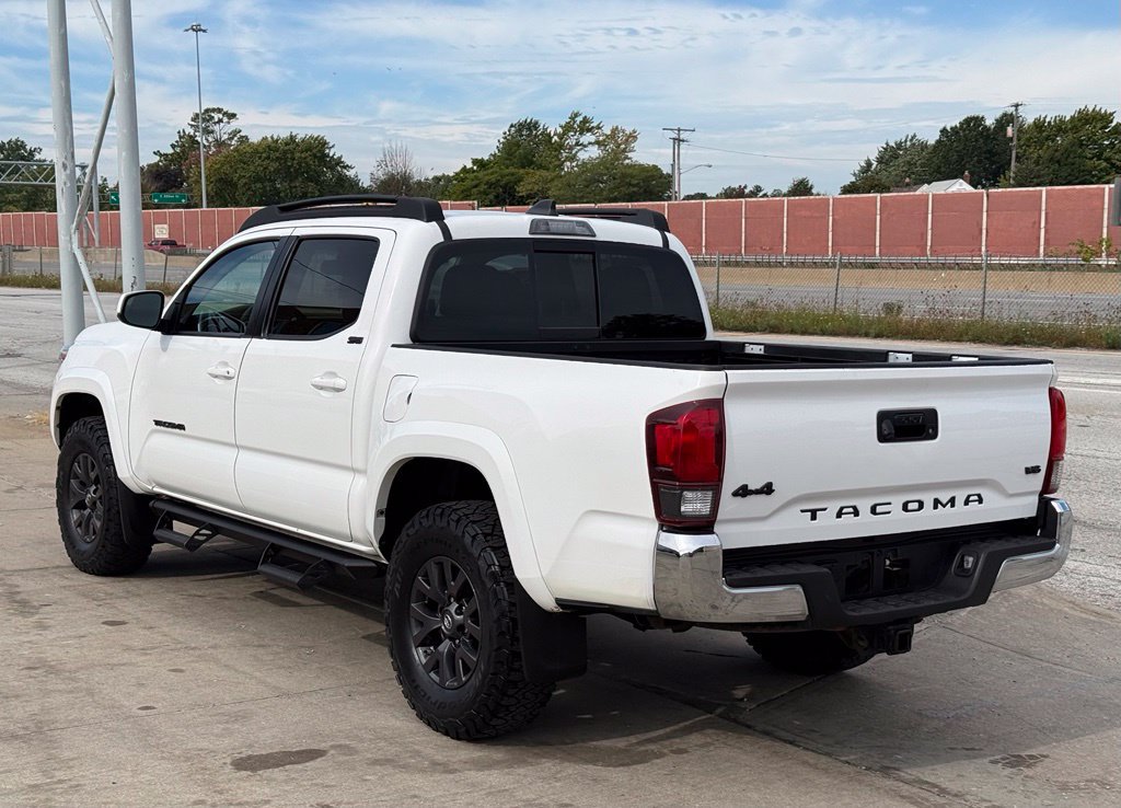 Used 2020 Toyota Tacoma SR5 w/ Blackout Package AWD/4WD image 10