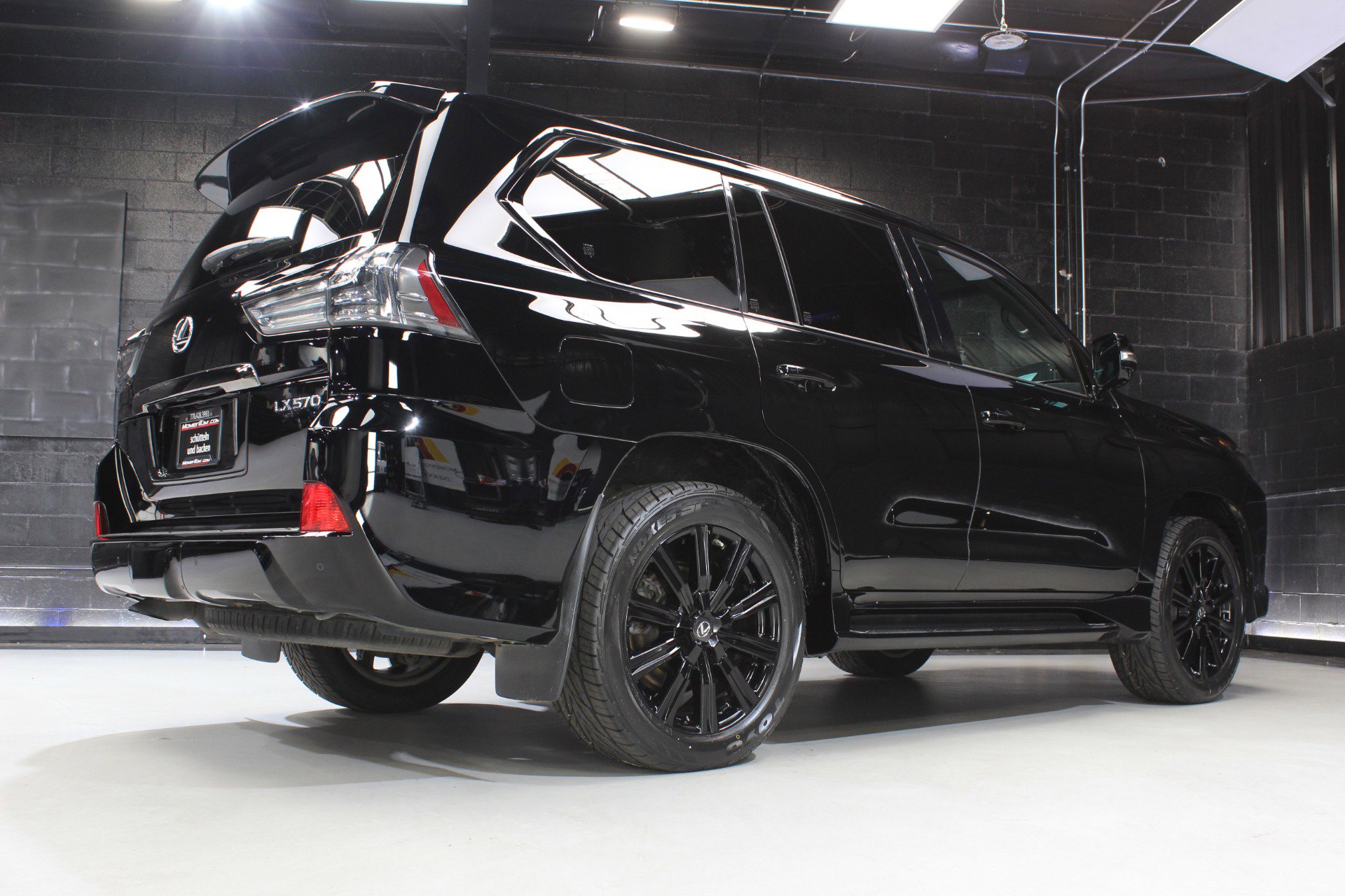 Used 2019 Lexus LX 570 Three-Row Inspiration Series w w/ Inspiration Series image 79