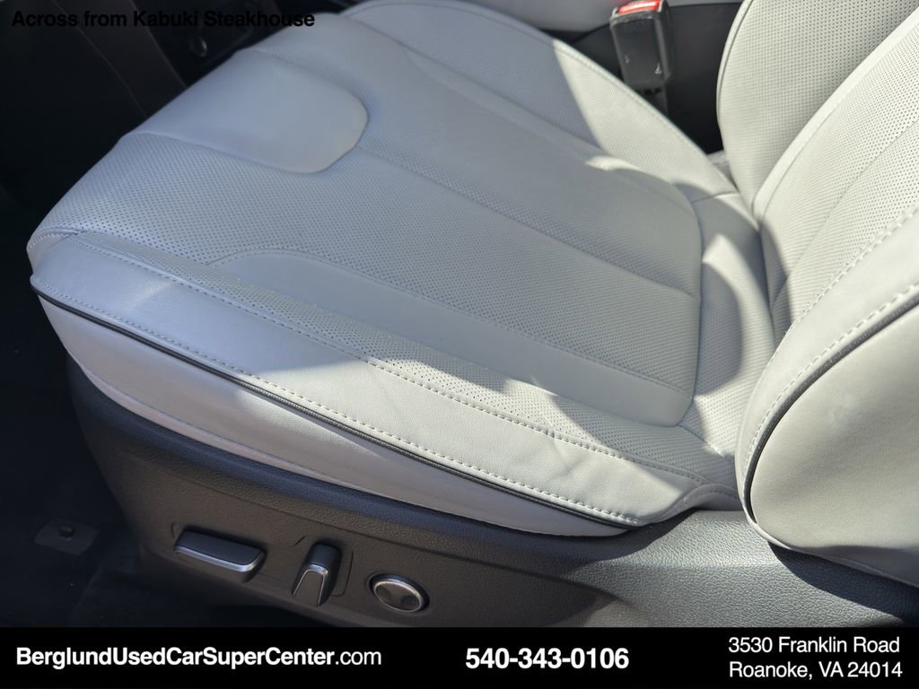 Used 2024 Hyundai Palisade SEL image 16
