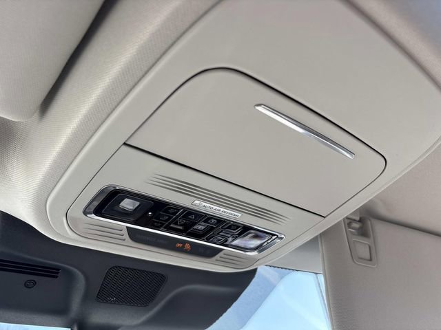 New 2026 Lincoln Navigator L Reserve w/ Jet Appearance Package AWD/4WD image 31