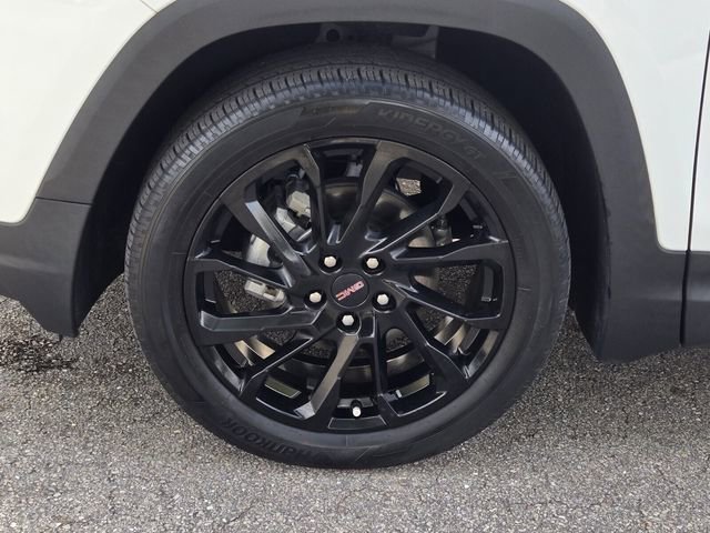 Used 2023 GMC Terrain SLE w/ Driver Convenience Package FWD image 11