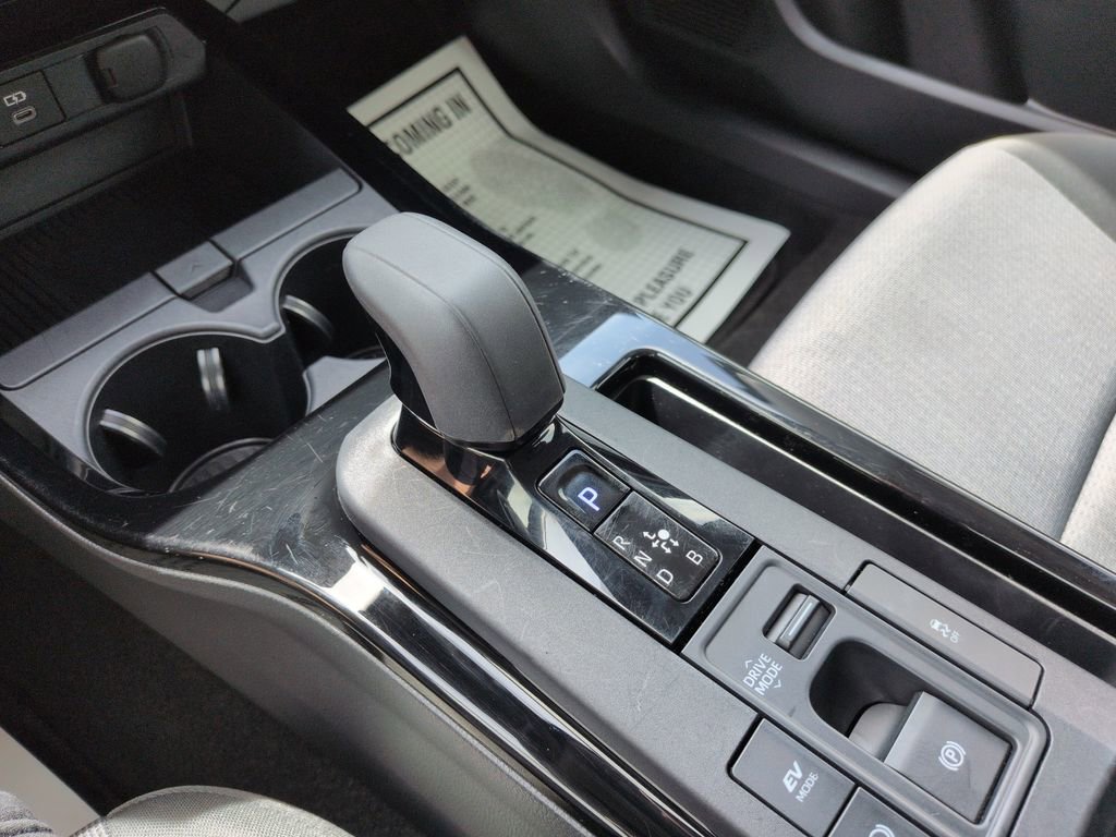 Used 2025 Toyota Prius LE FWD image 24