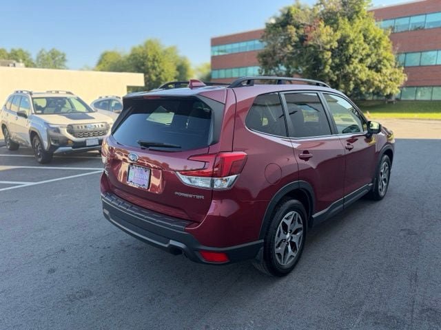 Used 2023 Subaru Forester Premium AWD/4WD image 6