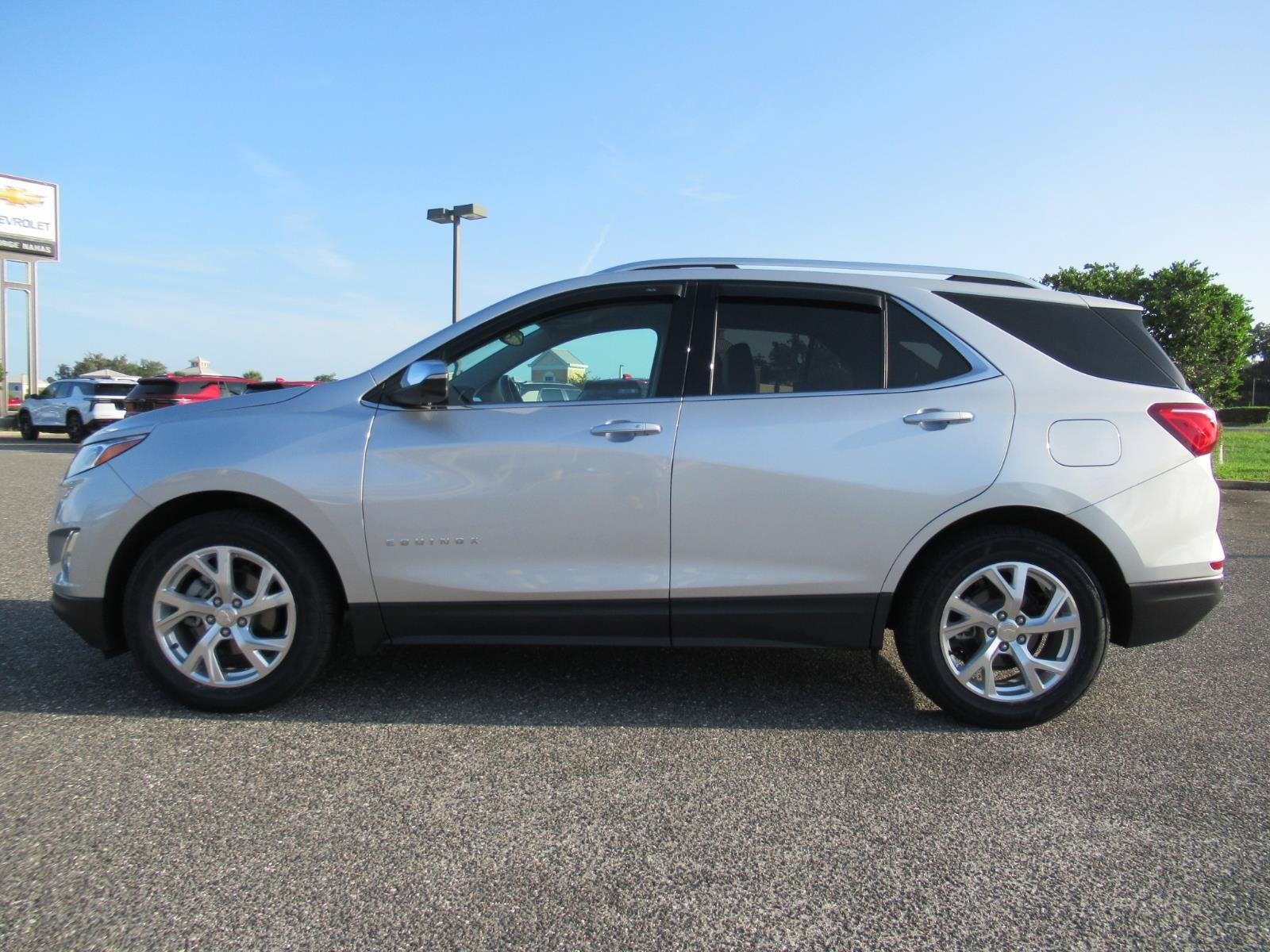 Used 2021 Chevrolet Equinox Premier FWD image 4