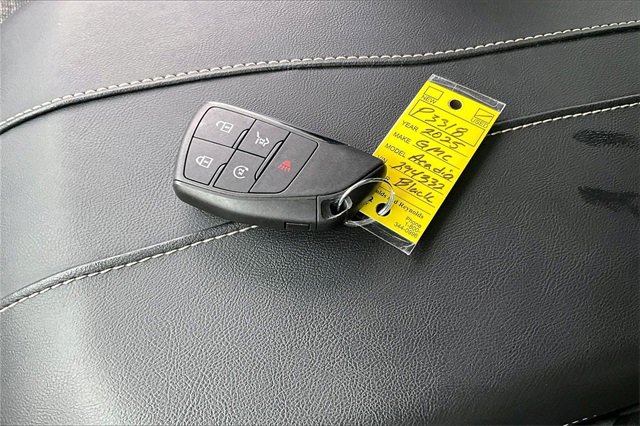 Used 2025 GMC Acadia Elevation image 36