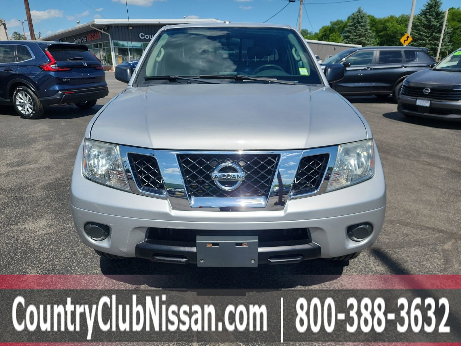 Used 2014 Nissan Frontier SV AWD/4WD image 3