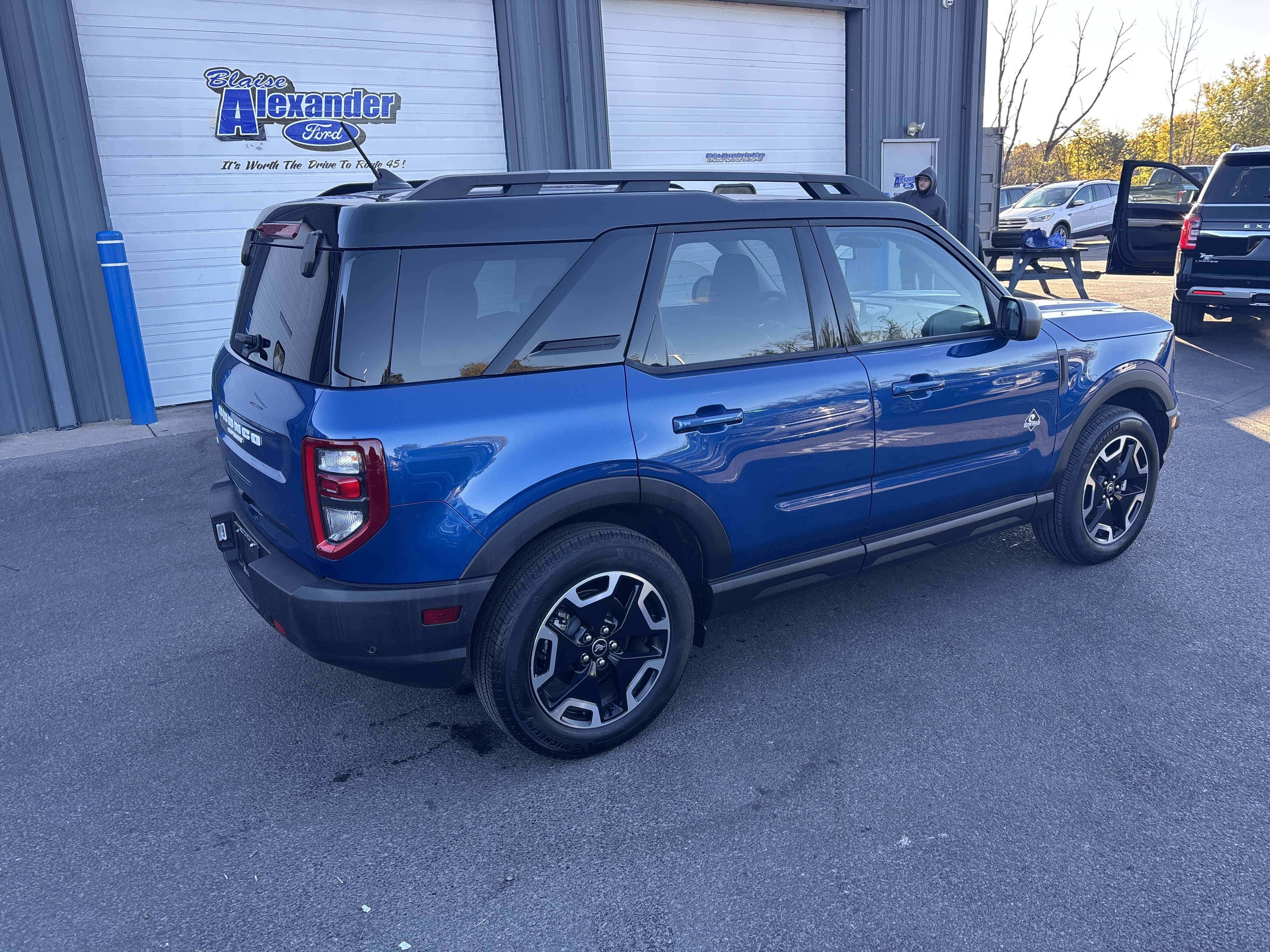 Used 2024 Ford Bronco Sport Outer Banks w/ Tech Package image 3