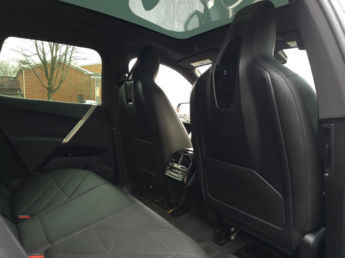 Used 2024 BMW iX xDrive50 w/ Premium Package image 20