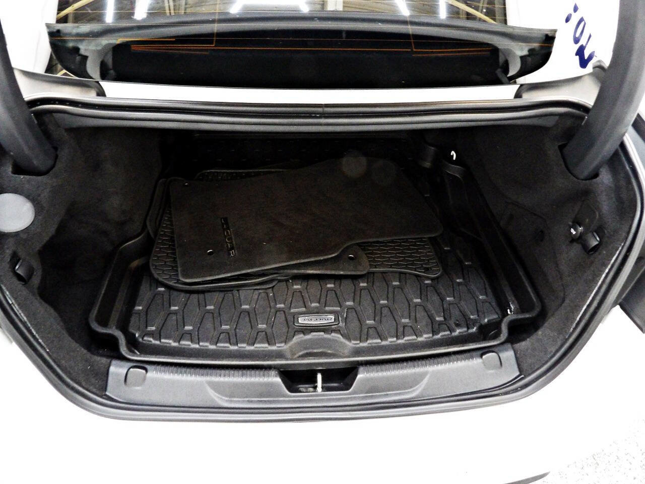 Used 2020 Jaguar XE S image 13