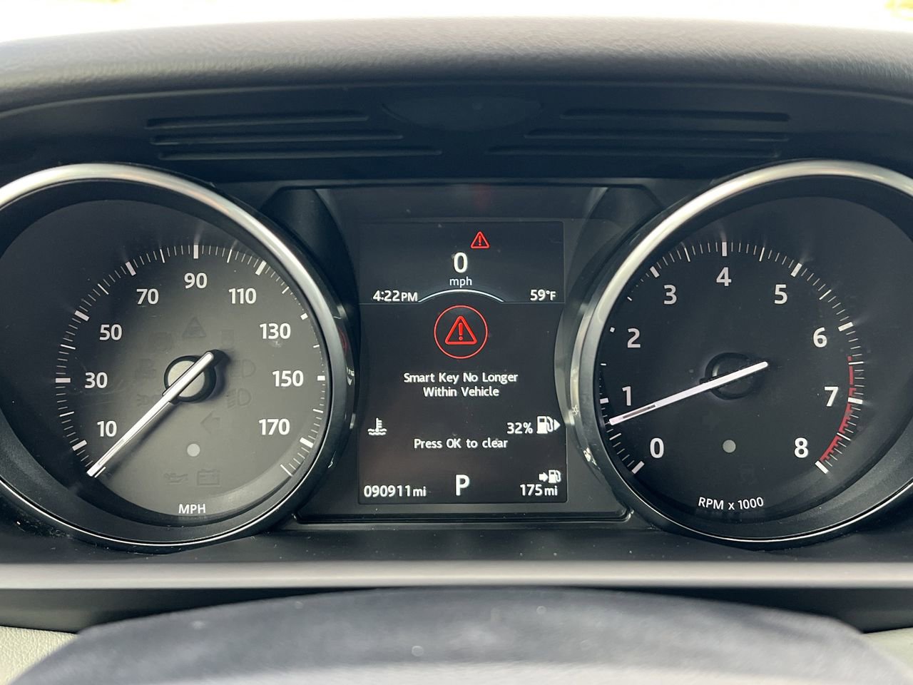 Used 2016 Land Rover Range Rover Sport HSE image 13