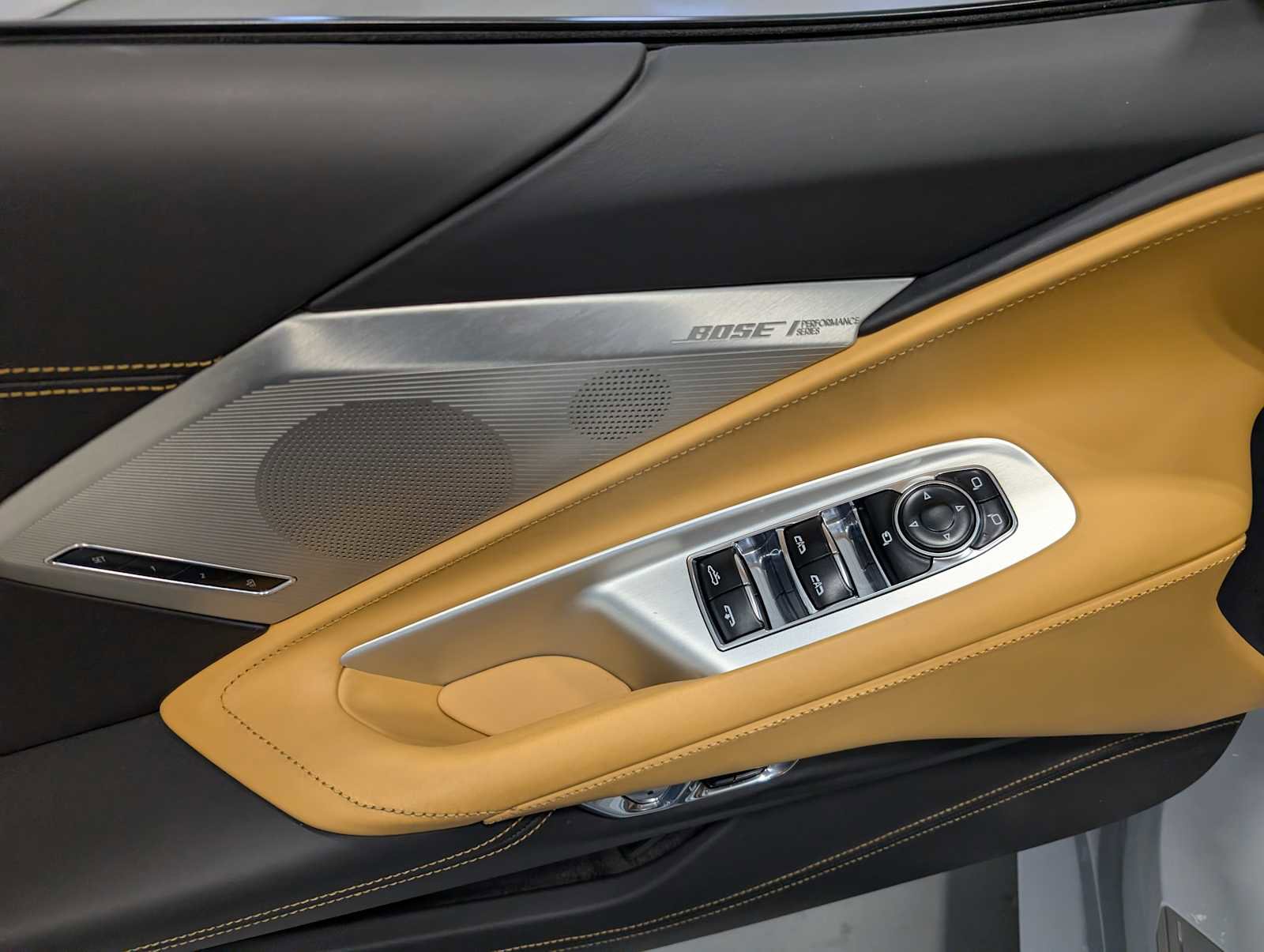 Used 2022 Chevrolet Corvette Stingray Premium Conv w/ Battery Protection Package image 37