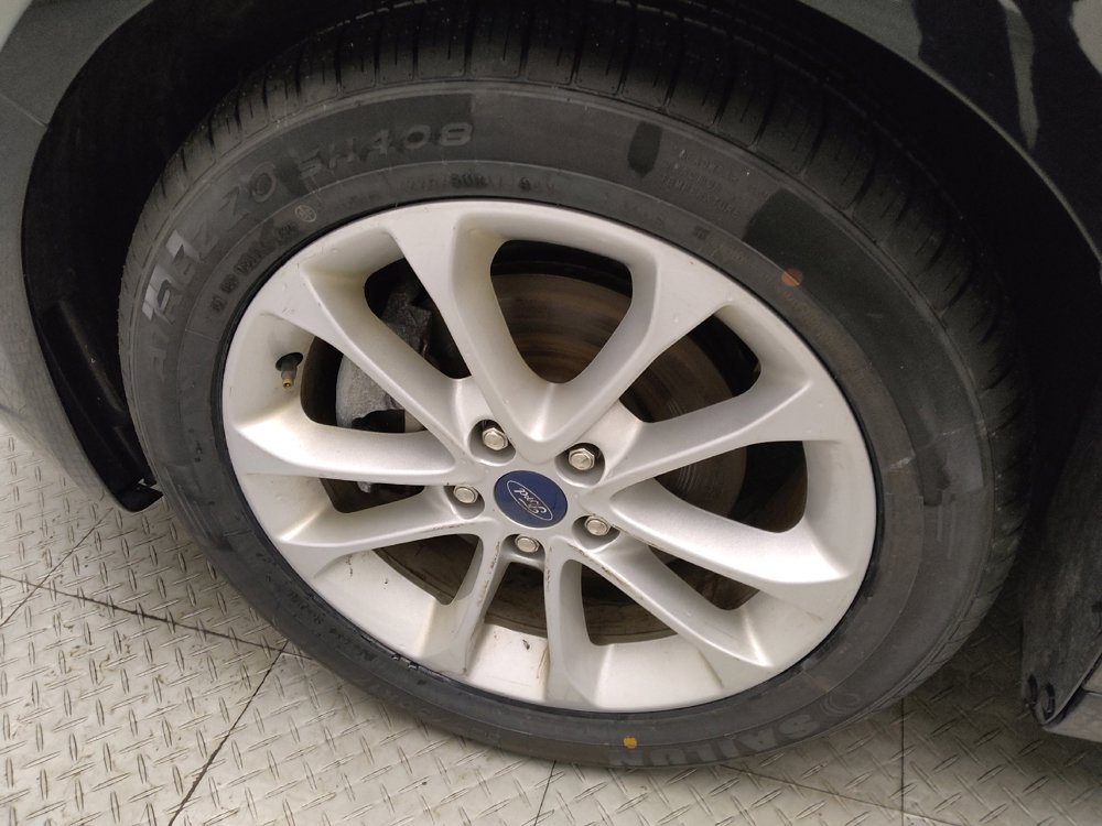 Used 2020 Ford Fusion SE FWD image 31