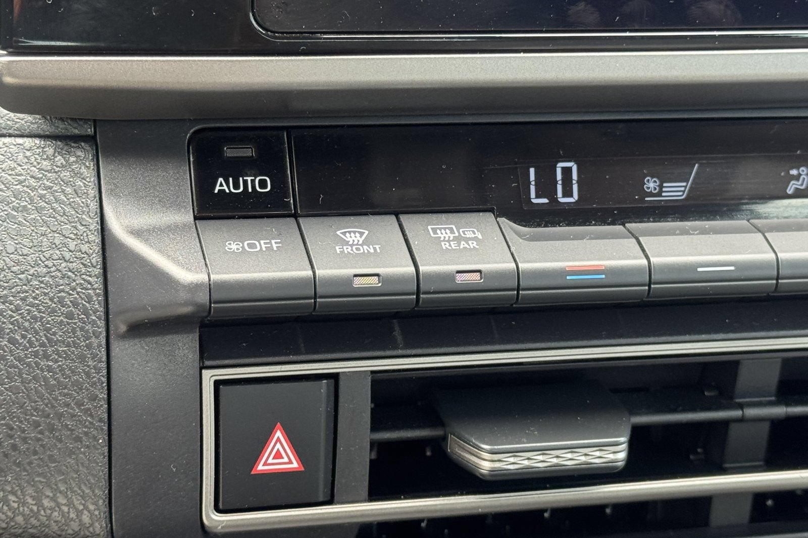 Used 2025 Toyota Camry LE FWD image 18
