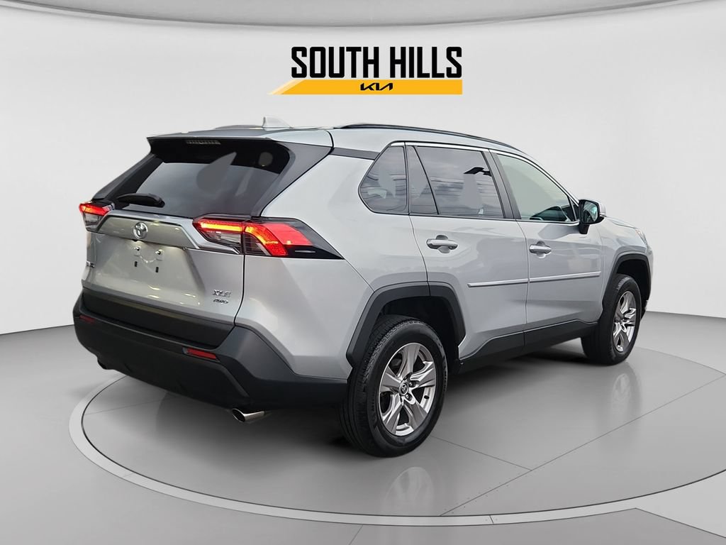 Used 2022 Toyota RAV4 XLE w/ Convenience Package AWD/4WD image 5