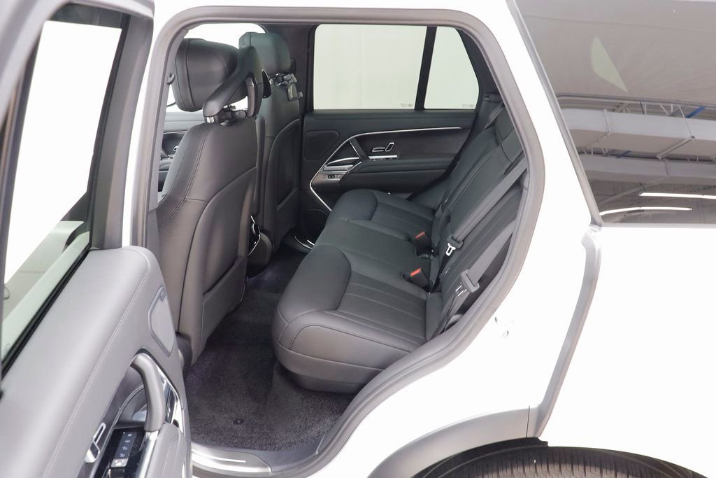 New 2025 Land Rover Range Rover SE AWD/4WD image 16