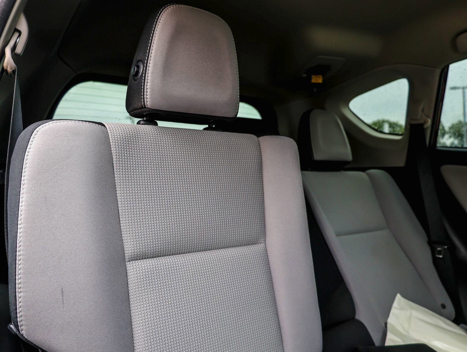 Used 2018 Toyota RAV4 XLE FWD image 9