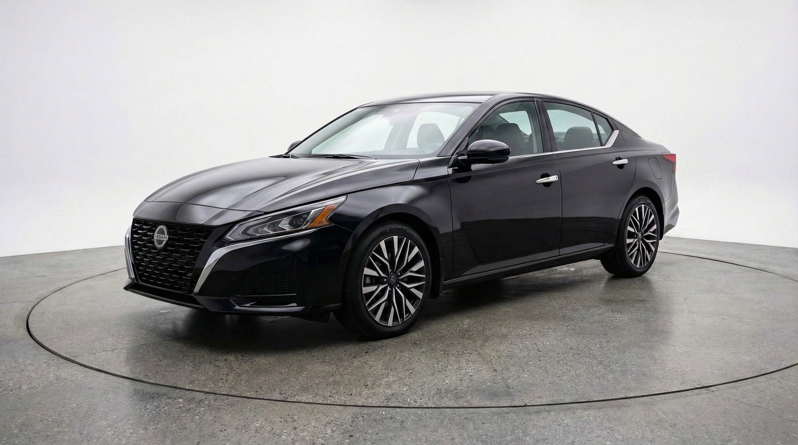 Used 2025 Nissan Altima 2.5 SV FWD image 3