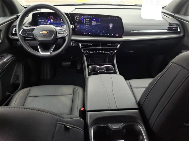 Used 2025 Chevrolet Traverse LT image 10