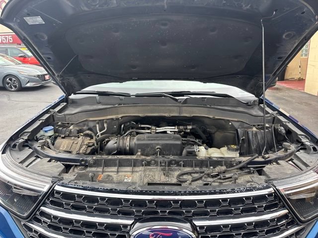 Used 2021 Ford Explorer XLT w/ Equipment Group 202A AWD/4WD image 23