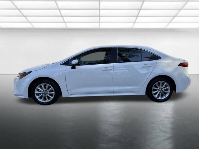 Used 2022 Toyota Corolla XLE image 8