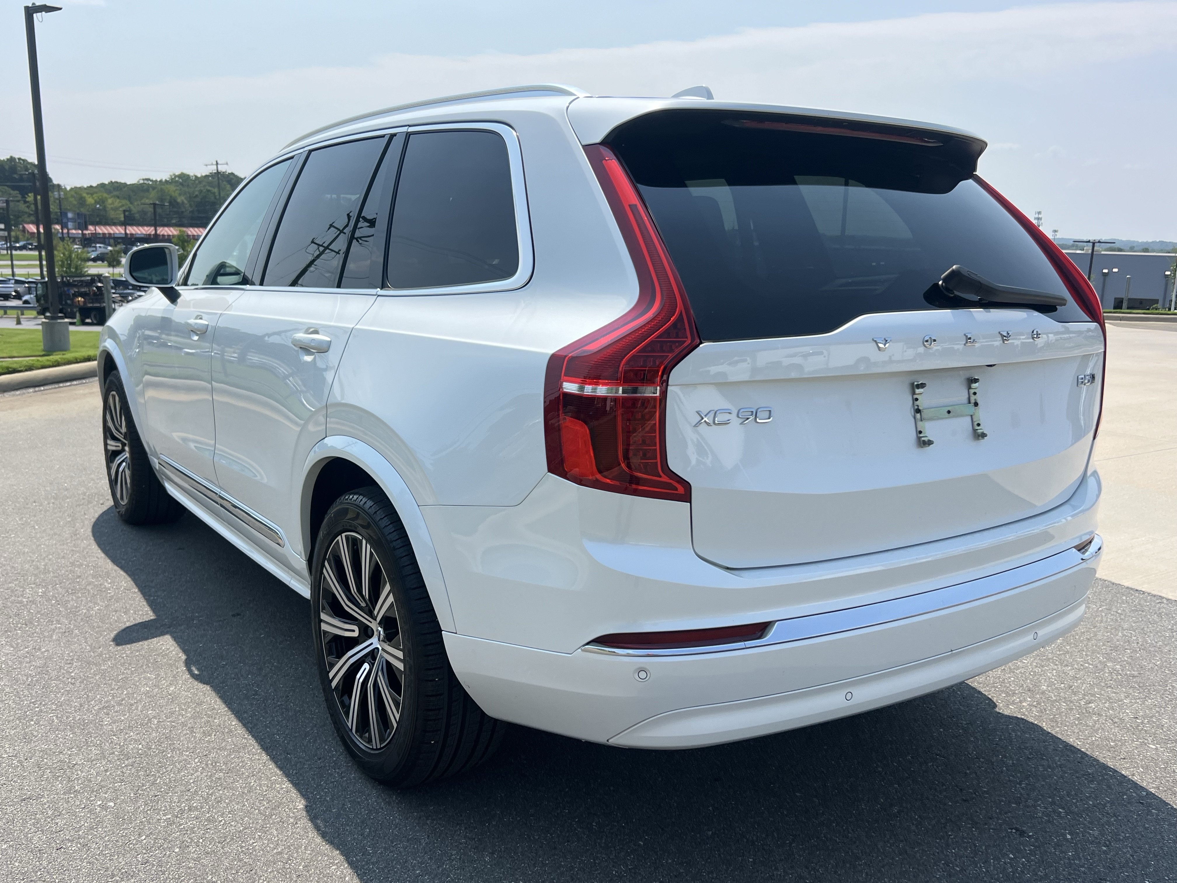 Used 2025 Volvo XC90 B5 Core AWD/4WD image 8