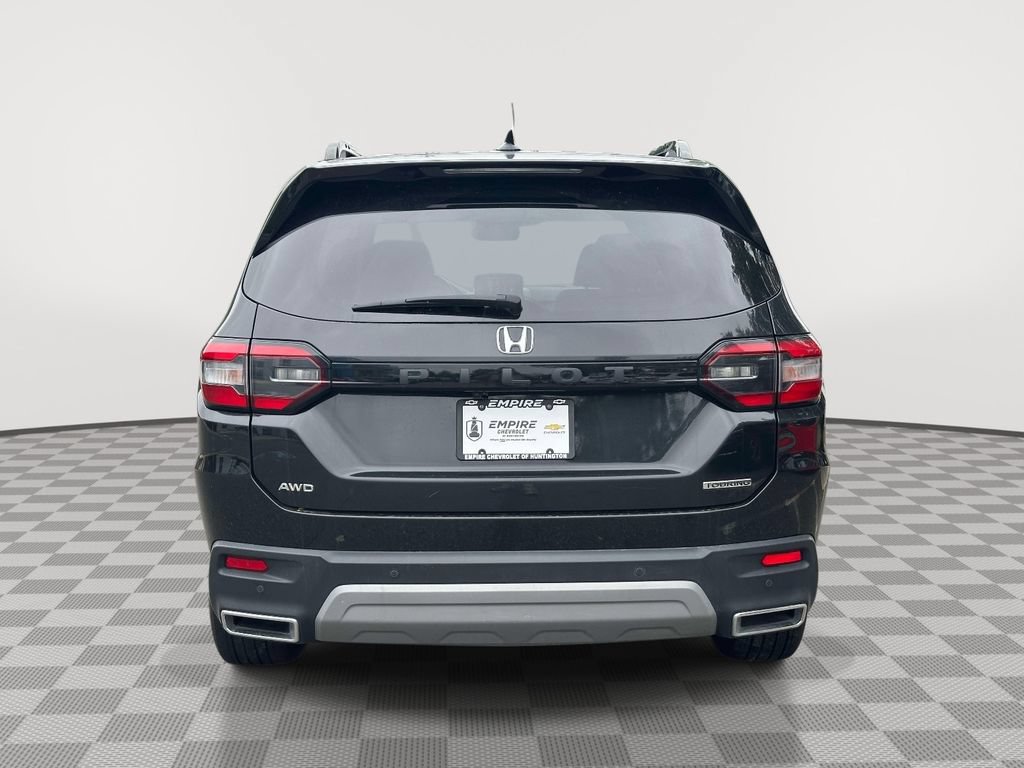 Used 2023 Honda Pilot Touring image 4