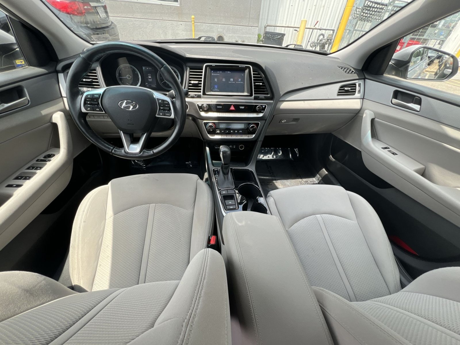 Used 2019 Hyundai Sonata SEL w/ Tech Package 02 FWD image 2