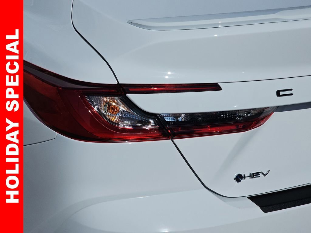 Used 2025 Toyota Camry SE image 38