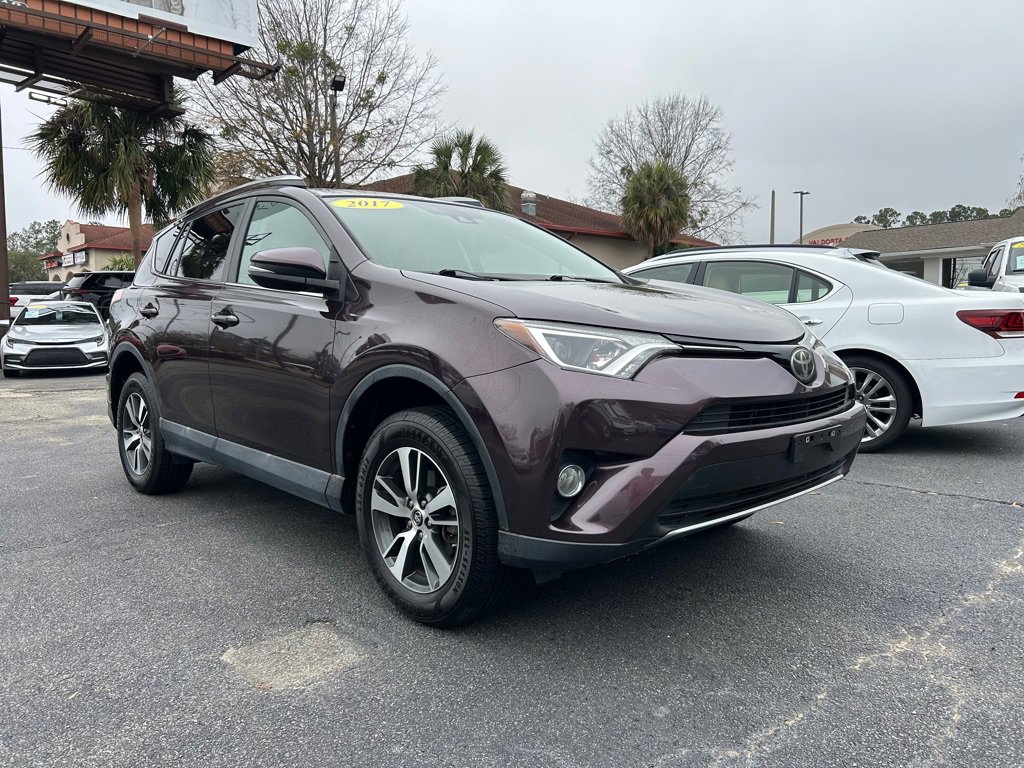 Used 2017 Toyota RAV4 XLE FWD image 4