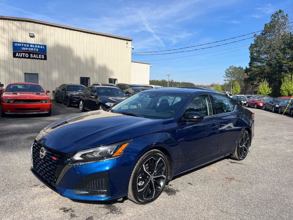 Used 2024 Nissan Altima 2.5 SR w/ SR Premium Package FWD image 17