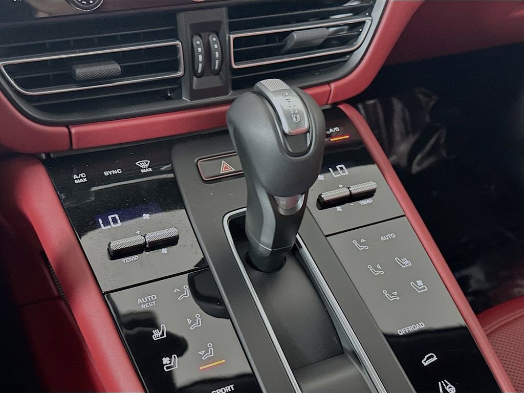 New 2026 Porsche Macan Turbo AWD/4WD image 18