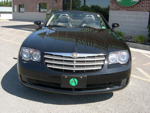 Used 2005 Chrysler Crossfire Convertible image 2