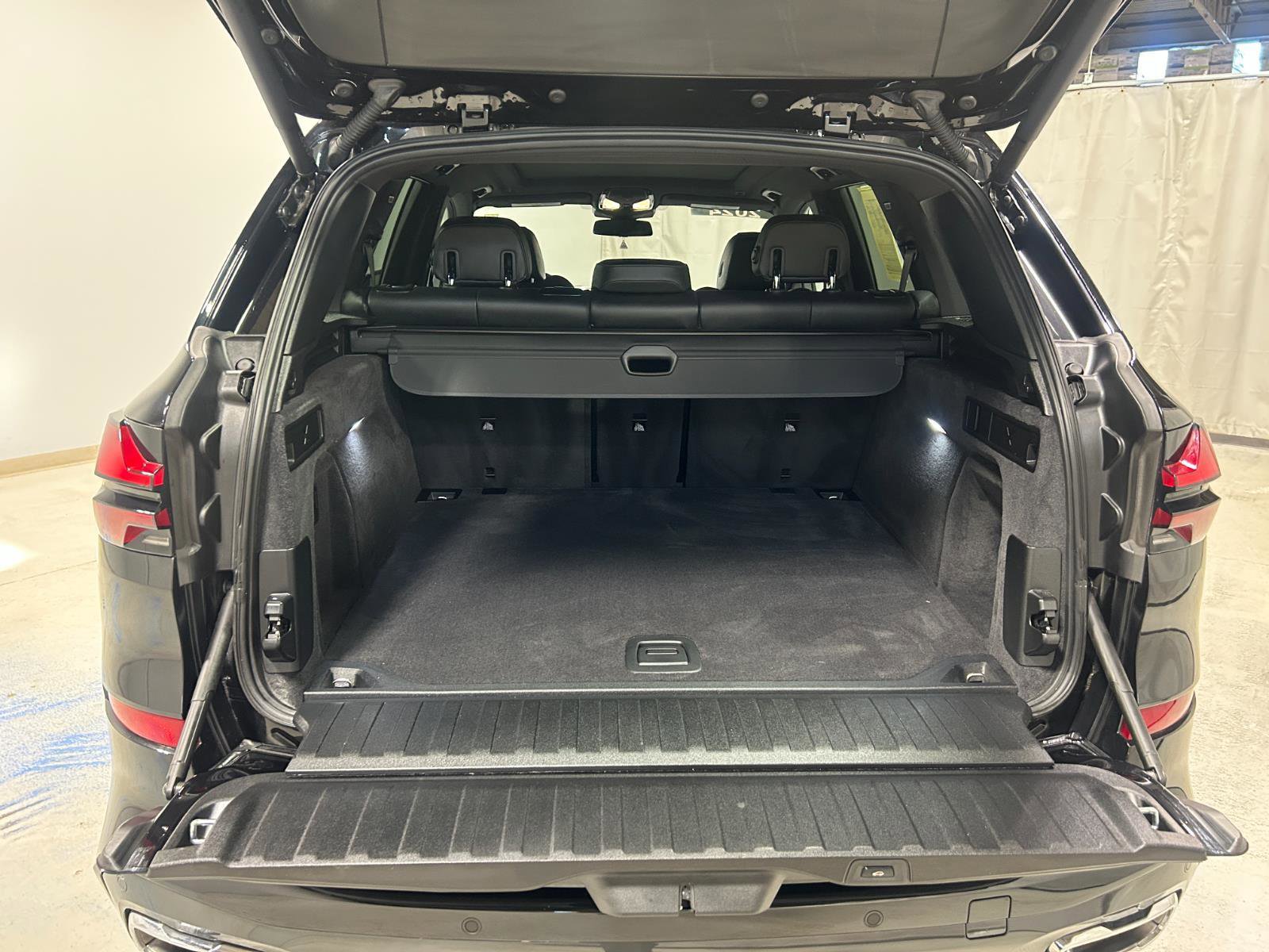 Certified 2024 BMW X5 xDrive40i w/ M Sport Package image 30