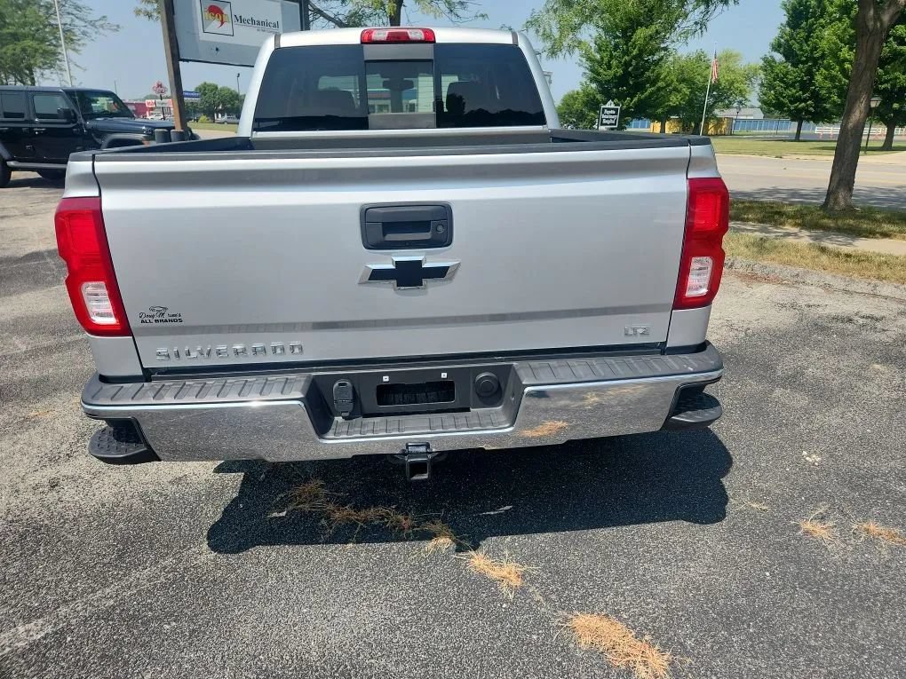 Used 2018 Chevrolet Silverado 1500 LTZ w/ Sport Package AWD/4WD image 5