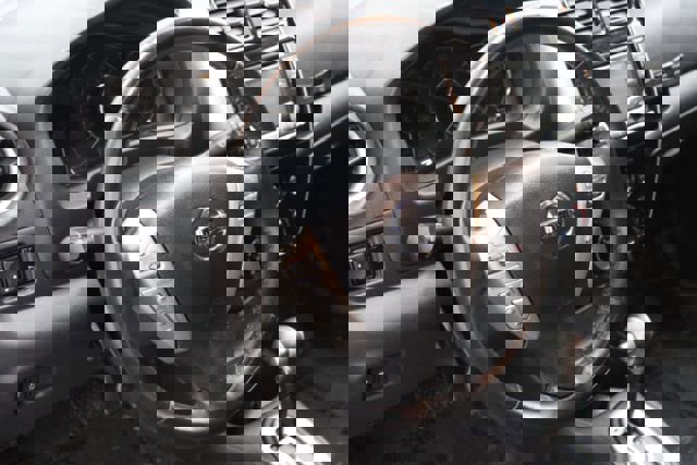 Used 2016 Nissan Versa Note SV image 12